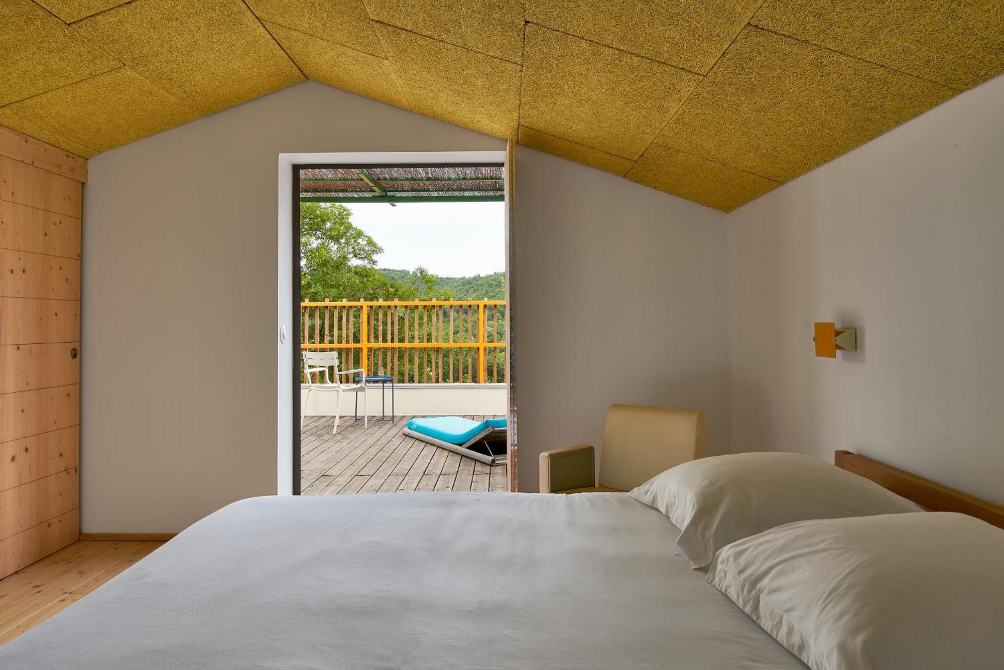 Domaine La Ferme Hi Bride Bed & Breakfast Villelaure Ngoại thất bức ảnh
